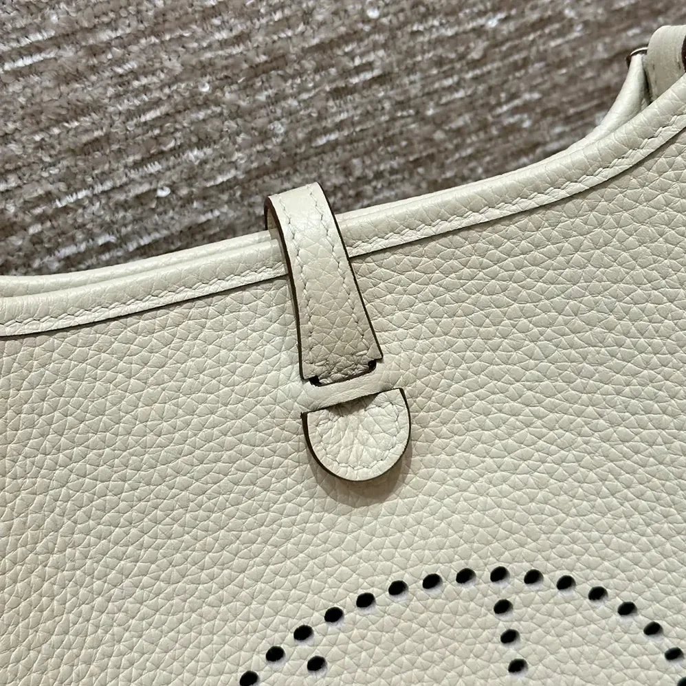 Hermes Evelyne 16 Amazone in Clemence Leather for Women in White/Gold Hermes Evelyne 16 Amazone in Clemence Leather for Women in White/Gold