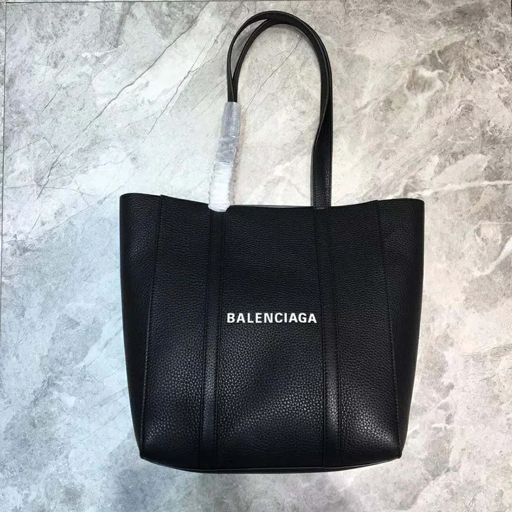 Balenciaga Everyday Tote XXS Calfskin Tote with Thin Handles for Women in Black Balenciaga Everyday Tote XXS Calfskin Tote with Thin Handles for Women in Black