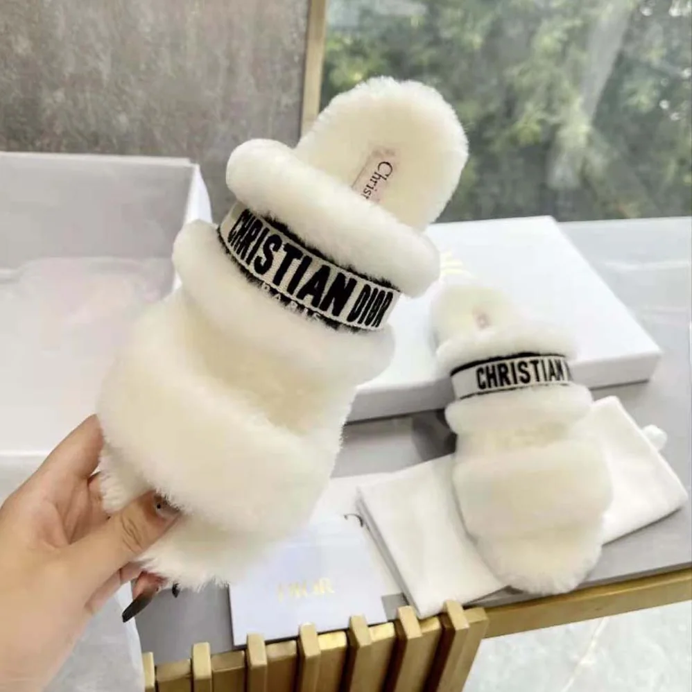 Dior Chez Moi Slide Black Embroidered Cotton and White Shearling for Women Dior Chez Moi Slide Black Embroidered Cotton and White Shearling for Women