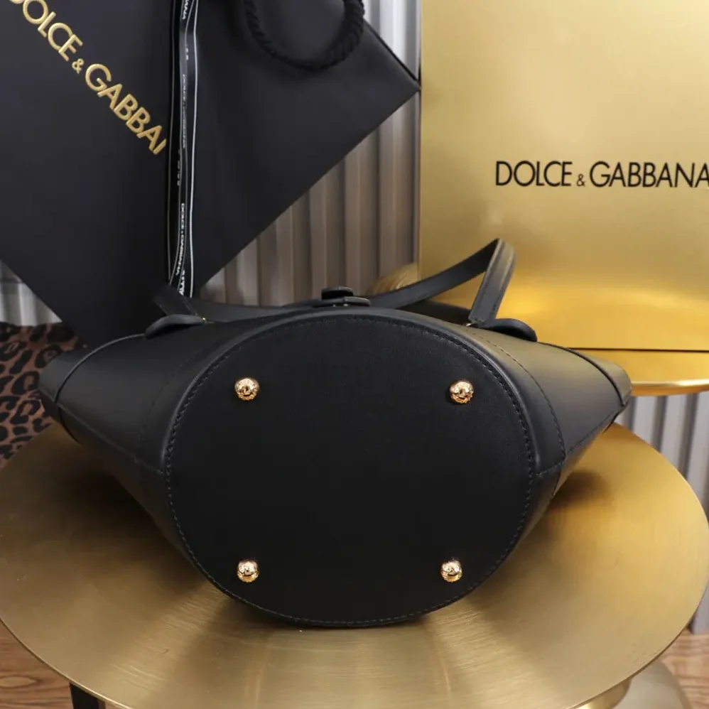 Dolce Gabbana D&G Capri Crow'S Nest for Women in Black