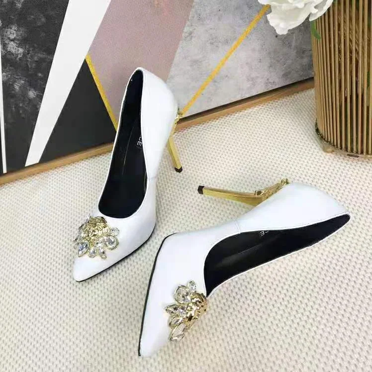 Versace Palazzo Pumps Leather Shoes for Women in White Versace Palazzo Pumps Leather Shoes for Women in White