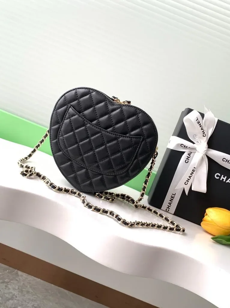 Chanel Mini Heart Bag Black /