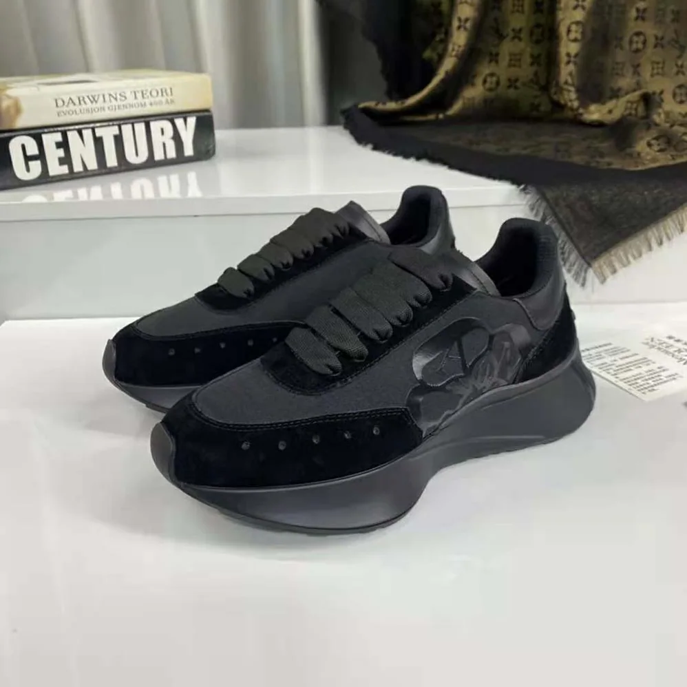 Alexander Mcqueen Sprint Runner in Calf Leather for Unisex in Black