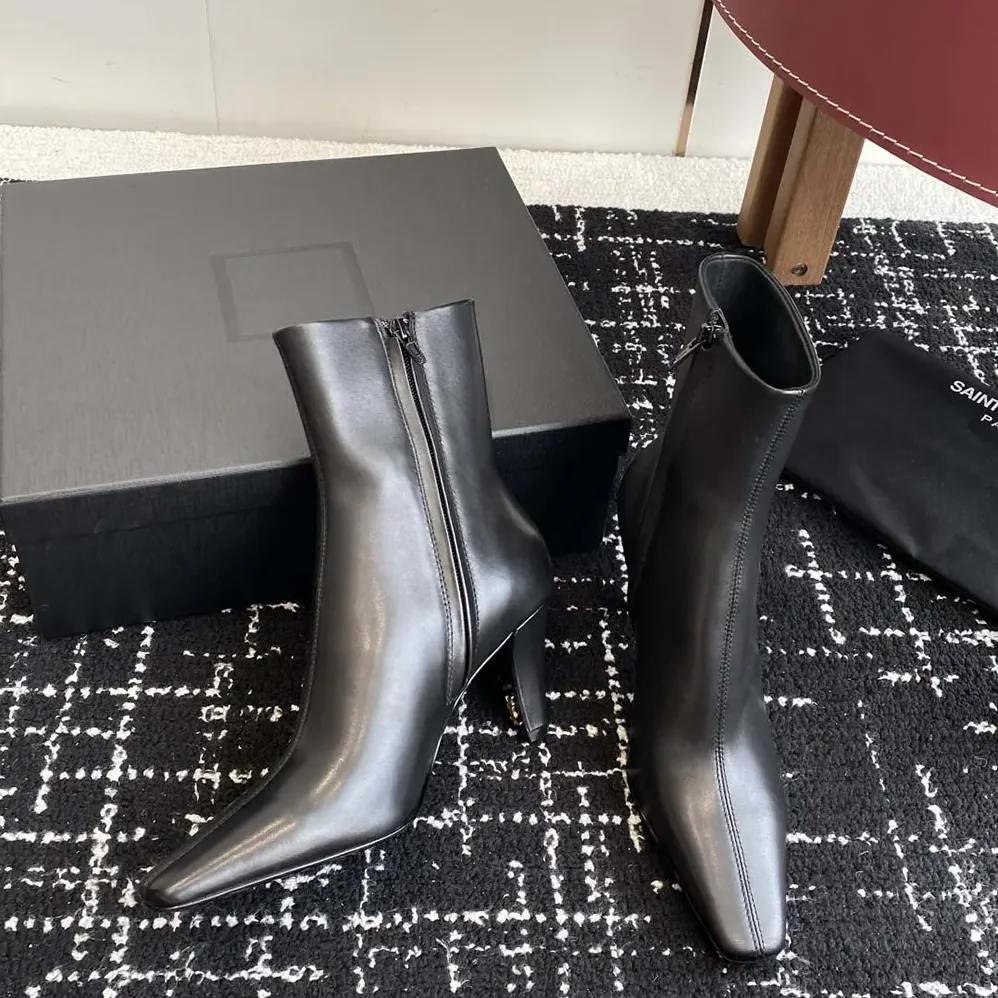 Saint Laurent YSL Jill Booties In Smooth Leather for Women in Black Saint Laurent YSL Jill Booties In Smooth Leather for Women in Black