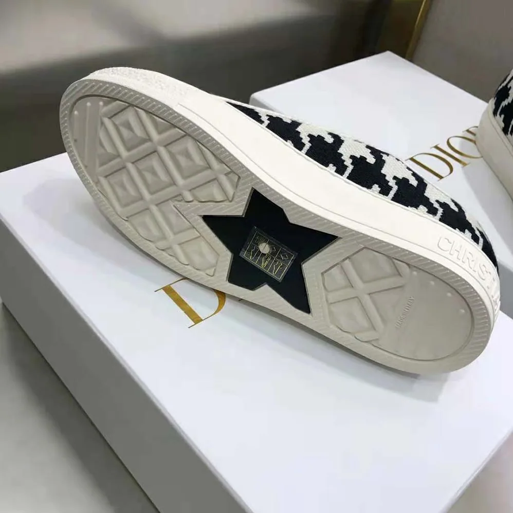Dior Walk'N'Dior Sneaker Black and White Cotton Embroidery with Macro Houndstooth Motif for Women Dior Walk'N'Dior Sneaker Black and White Cotton Embroidery with Macro Houndstooth Motif for Women