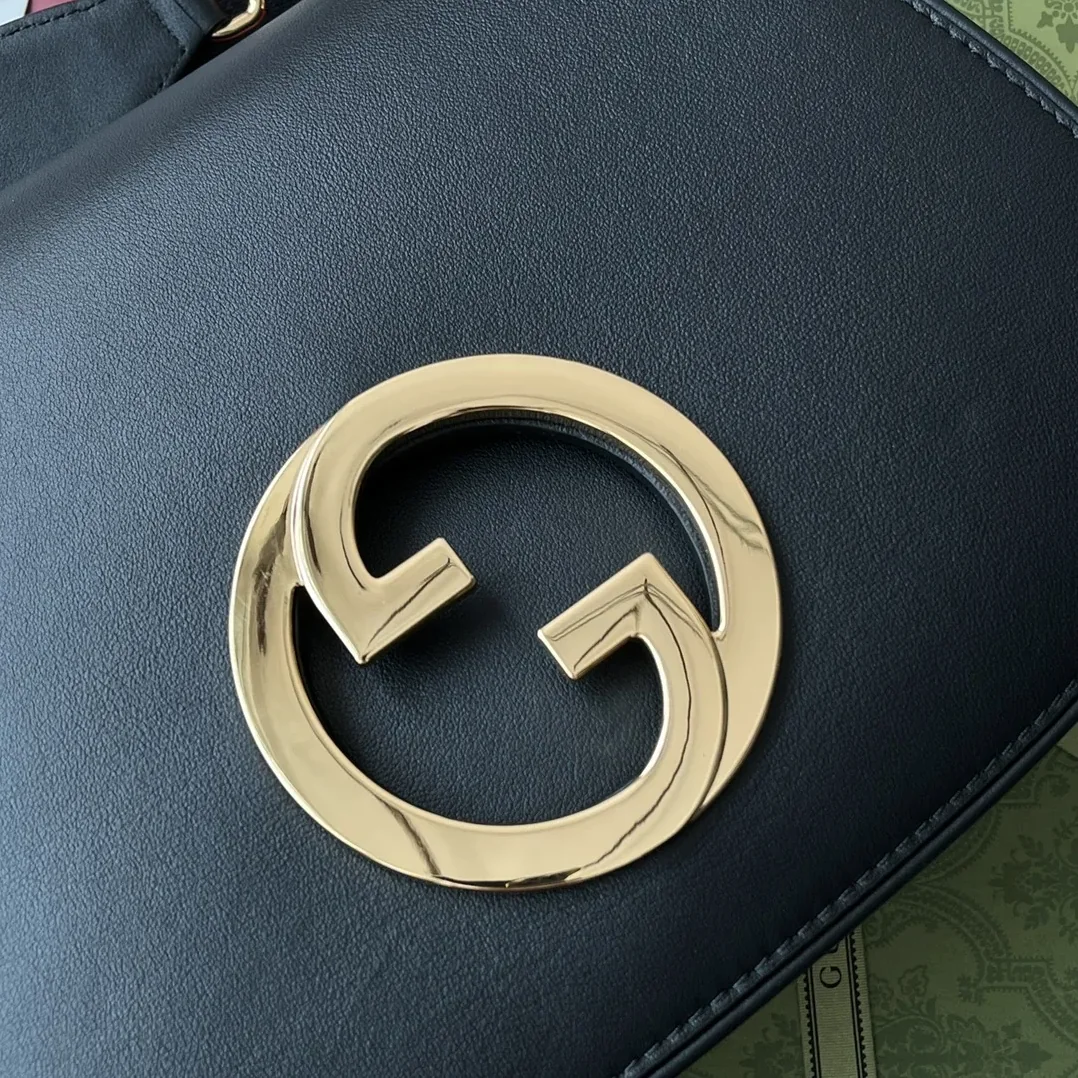 Gucci Blondie Medium Shoulder Bag in Black Gold Hardware Gucci Blondie Medium Shoulder Bag in Black Gold Hardware