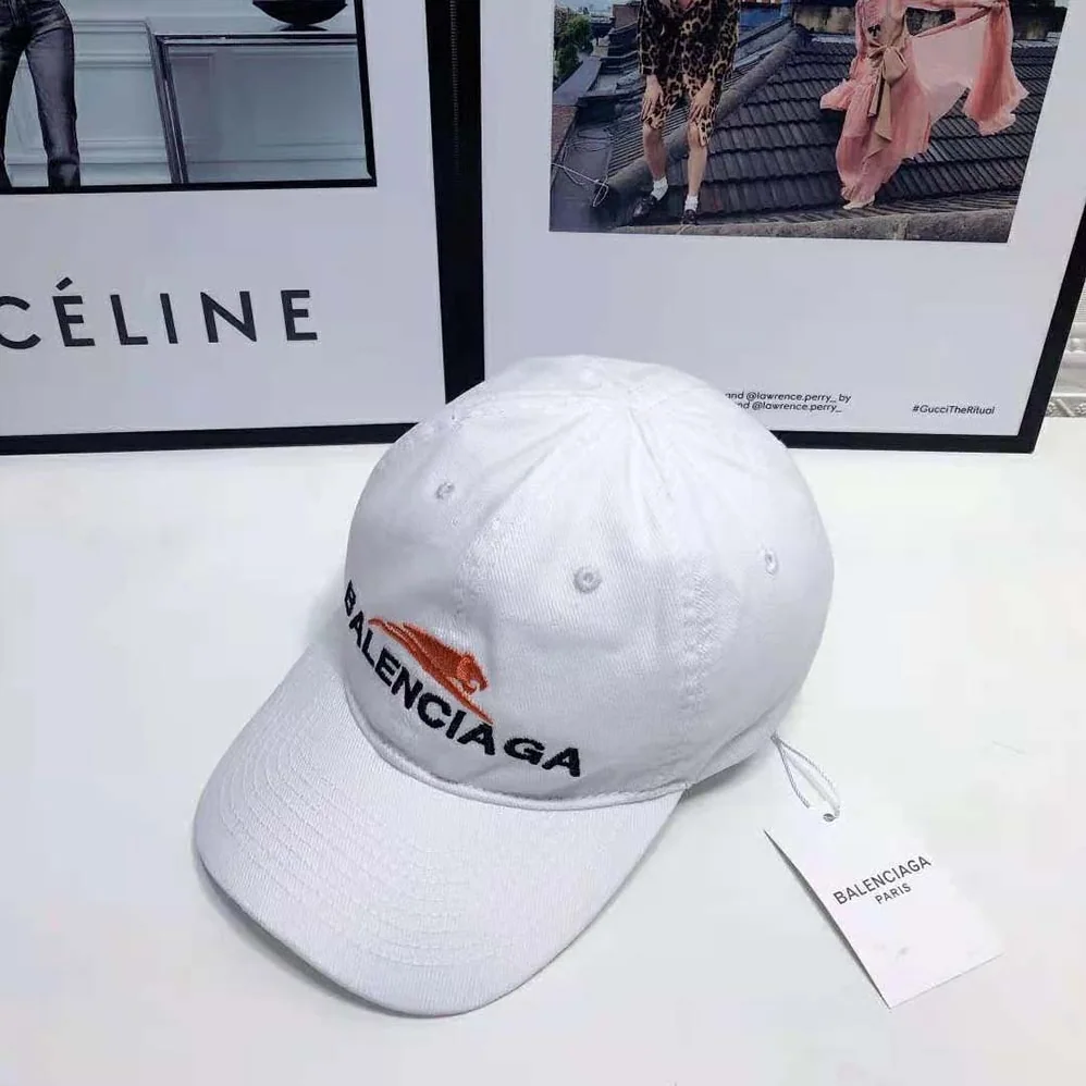 Balenciaga Year Of The Tiger Cap in White and Black Cotton Drill for Women Balenciaga Year Of The Tiger Cap in White and Black Cotton Drill for Women