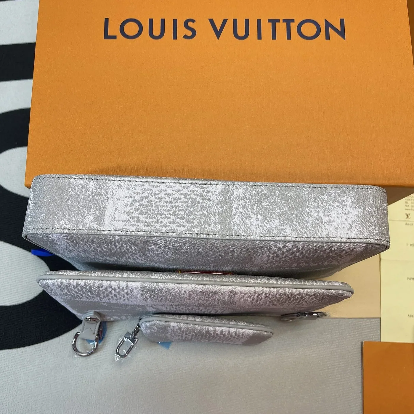 Louis Vuitton Trio Messenger Damier Salt Gray