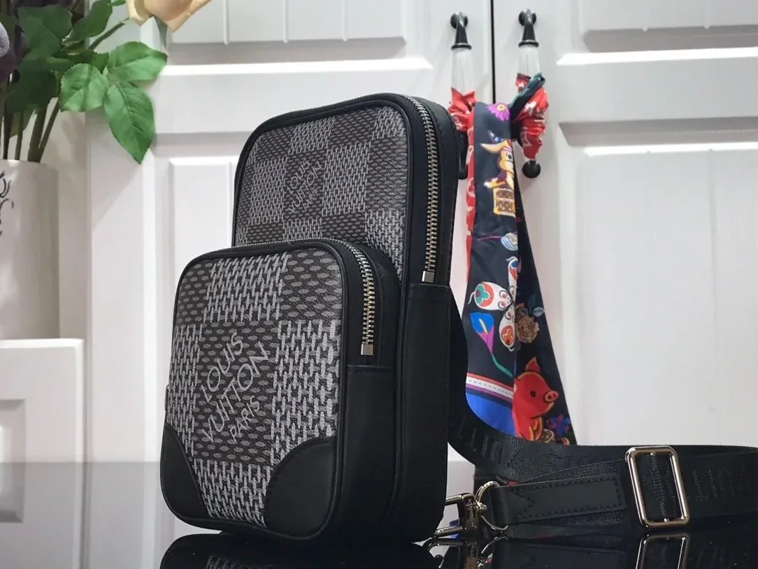 Louis Vuitton Damier Graphite 3D Amazon Sling Bag Grey / Louis Vuitton Damier Graphite 3D Amazon Sling Bag Grey /