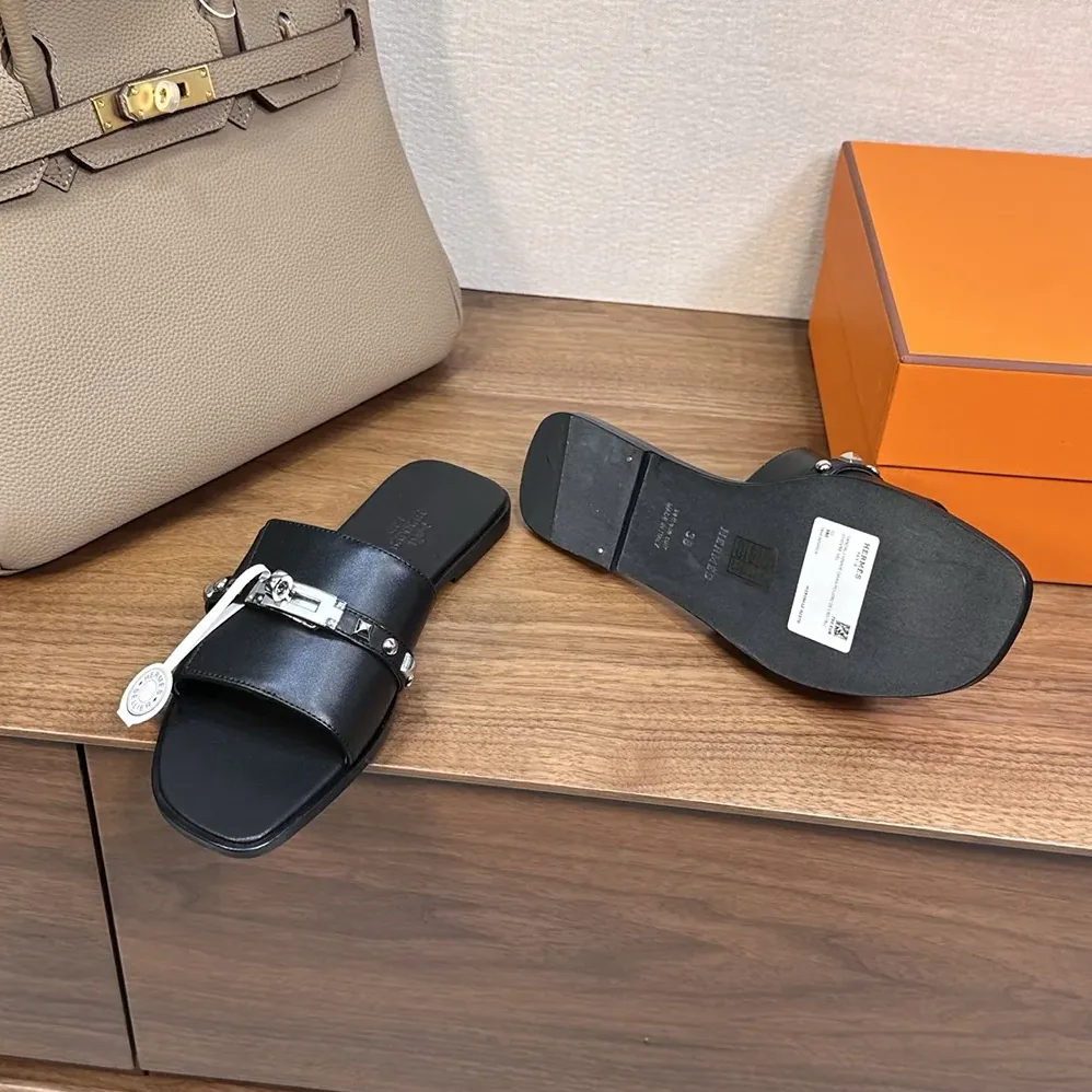 Hermes Giulia Sandal for Unisex in Black