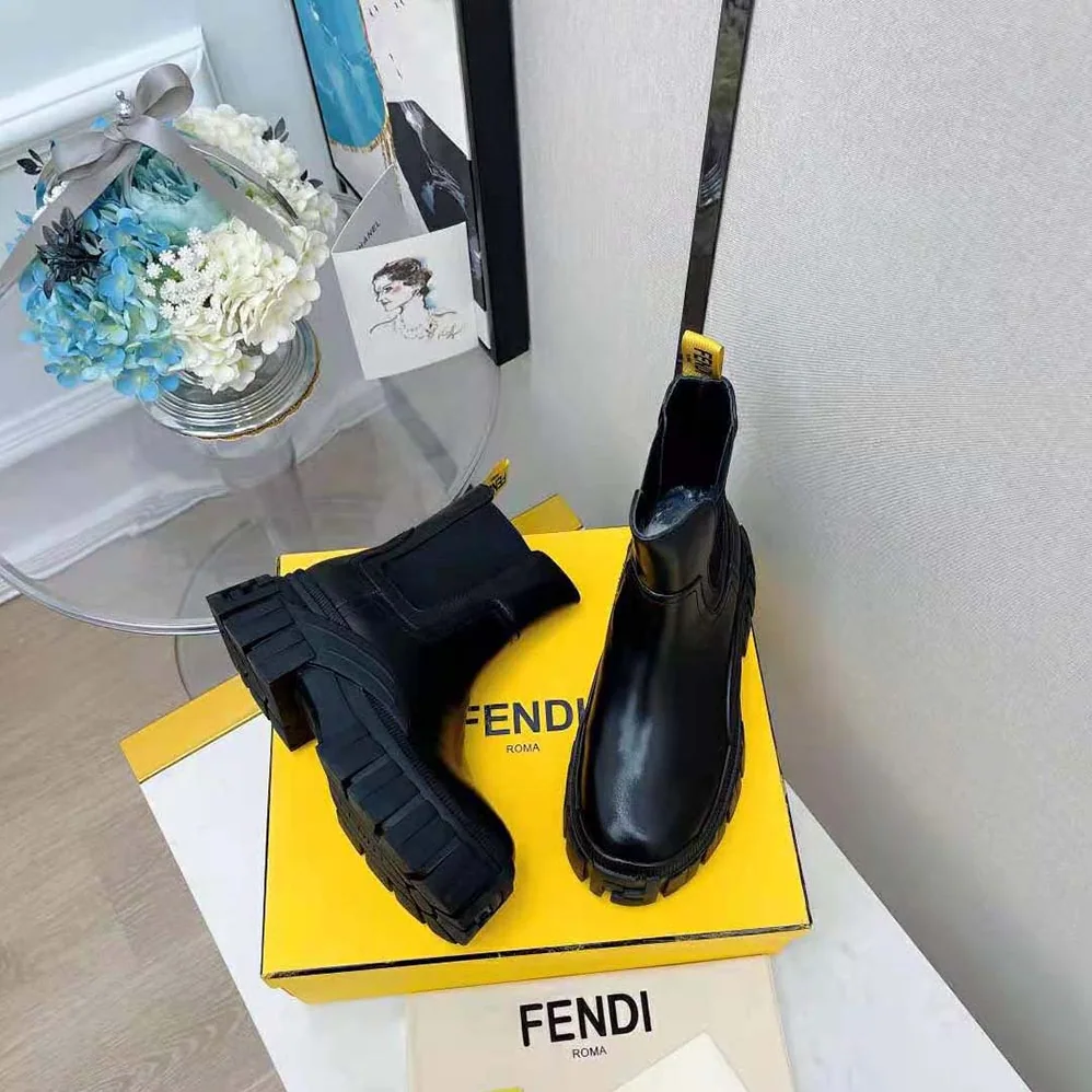 Fendi Force Black Leather Chelsea Boots for Women Fendi Force Black Leather Chelsea Boots for Women