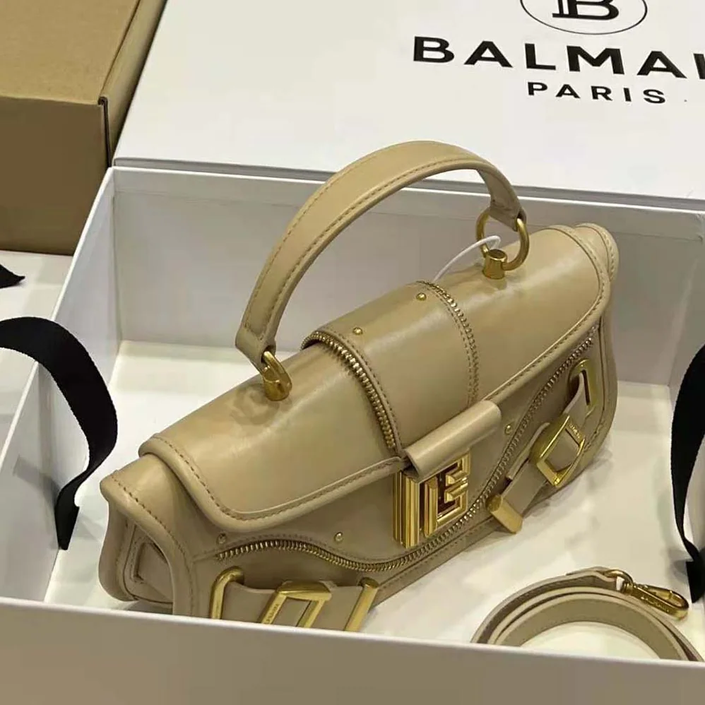 Balmain Blaze Clutch Bag in Smooth Leather for Women in Beige Balmain Blaze Clutch Bag in Smooth Leather for Women in Beige