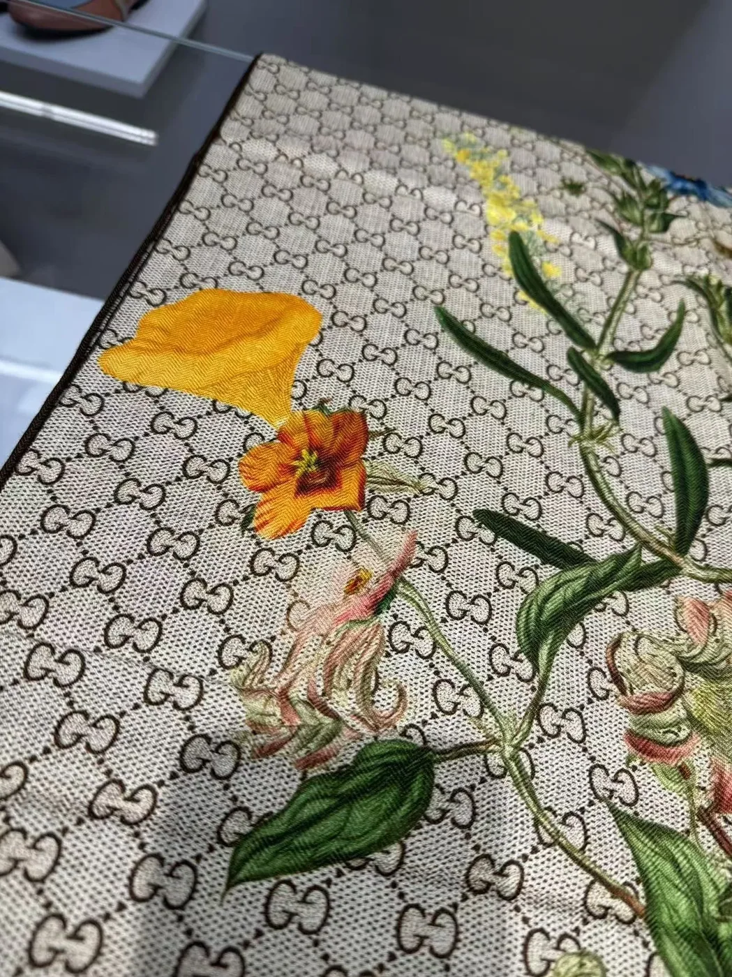 Gucci Floral Cashmere Monogram Scarf / Gucci Floral Cashmere Monogram Scarf /