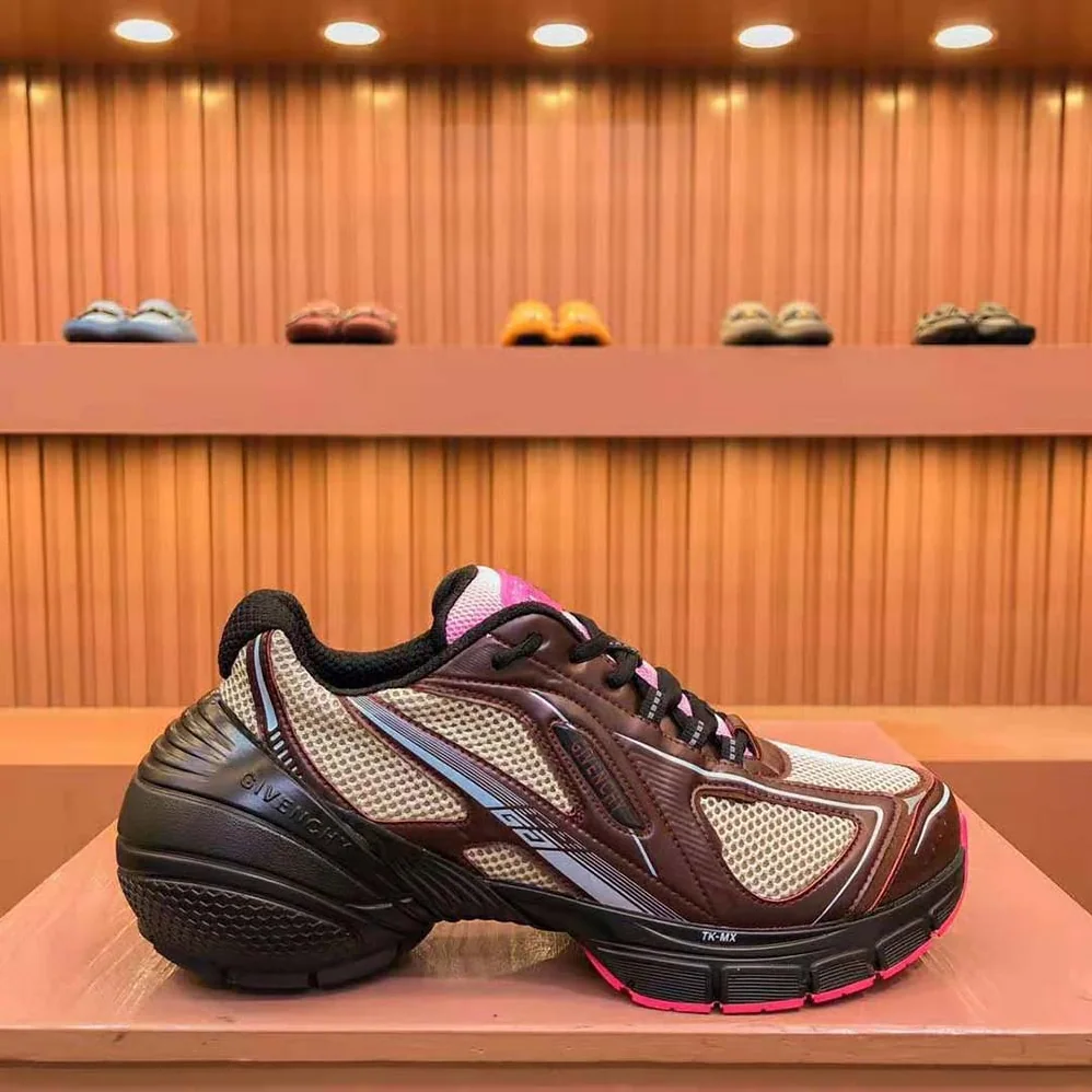 Givenchy TK-MX Runner Sneakers in Mesh for Unisex in Pink Givenchy TK-MX Runner Sneakers in Mesh for Unisex in Pink