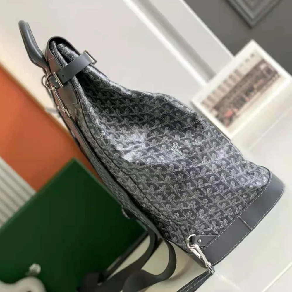 Goyard Steamer PM Bag Has Four Half-circle Studs for Unisex in Silver Goyard Steamer PM Bag Has Four Half-circle Studs for Unisex in Silver