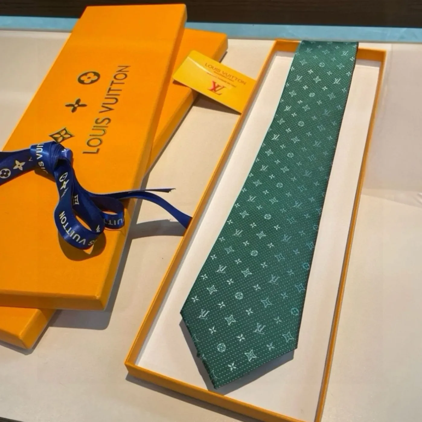 Louis Vuitton Monogram Silk Tie Green Louis Vuitton Monogram Silk Tie Green
