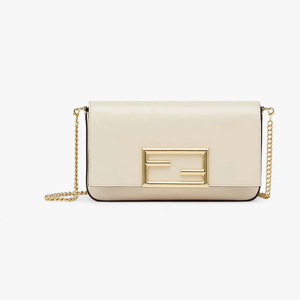 Fendi Wallet on Chain with Pouches Leather Mini-Bag for Women in White Fendi Wallet on Chain with Pouches Leather Mini-Bag for Women in White
