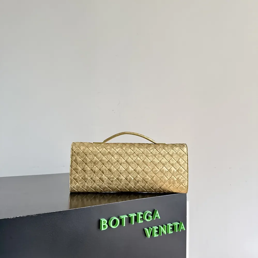 Bottega Veneta Andiamo Clutch for Women in Gold Bottega Veneta Andiamo Clutch for Women in Gold