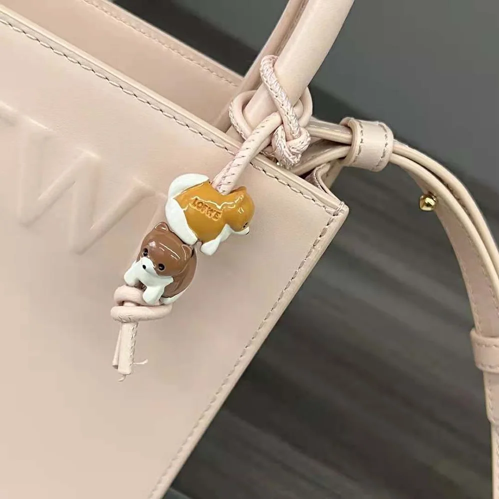 Loewe Standard A5 Tote in Sleek Calfskin for Women in Pink Loewe Standard A5 Tote in Sleek Calfskin for Women in Pink