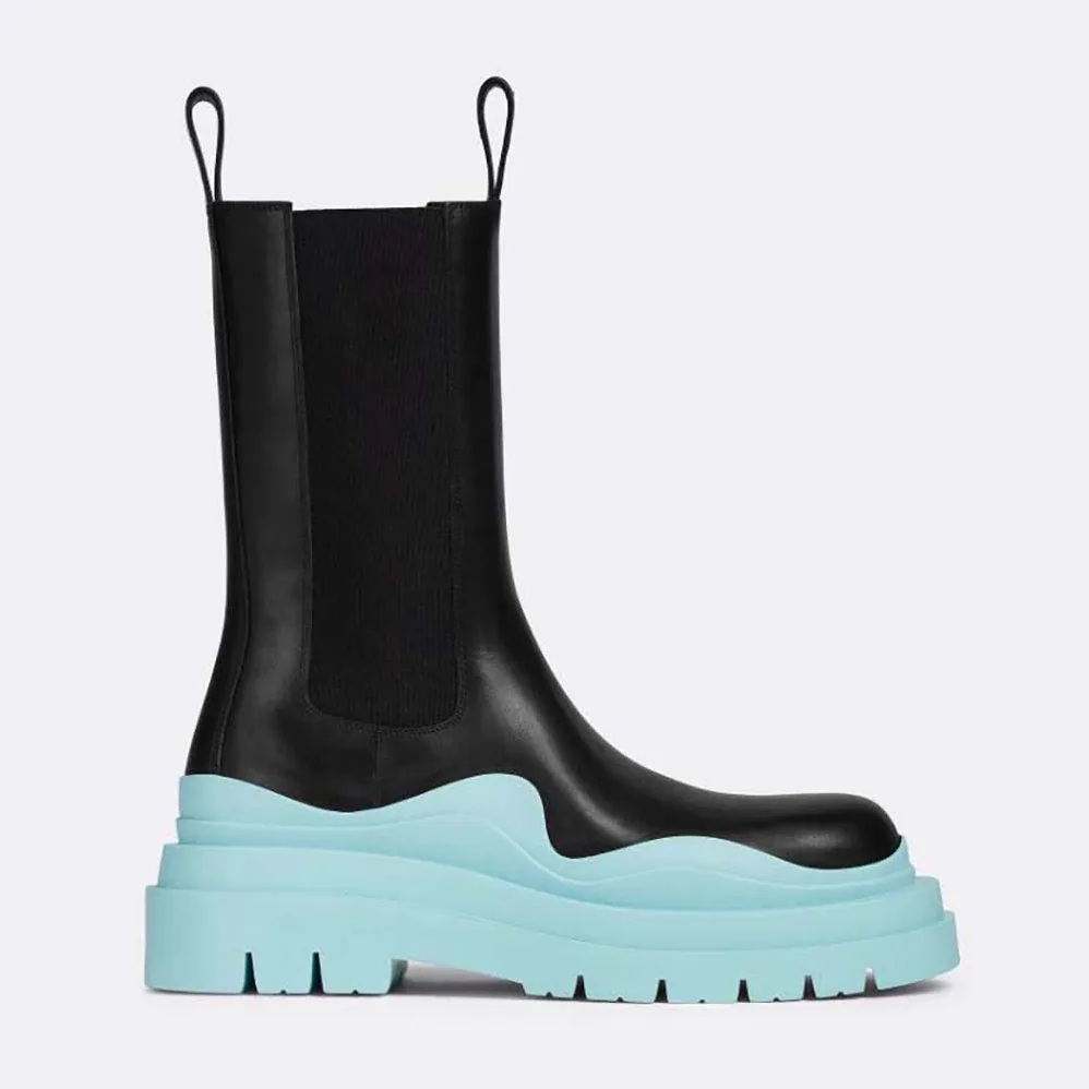 Bottega Veneta Tire Chelsea Boot in Calfskin Leather for Unisex in Blue