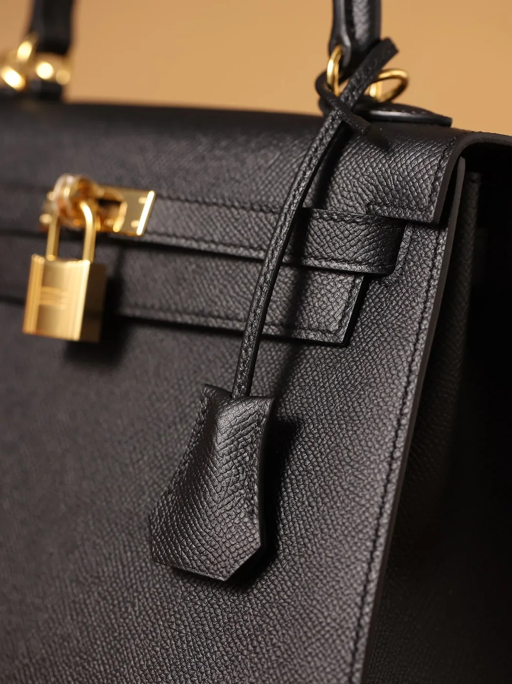 Hermes Kelly Epsom Gold Tone Lock Bag Black 9,/