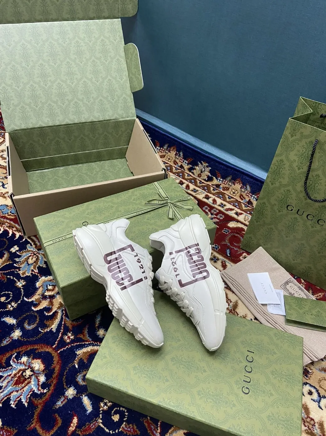 Gucci Rhyton Sneakers With Logo 1921 Gucci White Ivory for Men Gucci Rhyton Sneakers With Logo 1921 Gucci White Ivory for Men