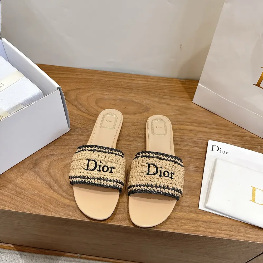 Dior Dioriviera Dior Woven Slide Trench Crocheted Raffia for Women in Effect Technical Fabric Dior Dioriviera Dior Woven Slide Trench Crocheted Raffia for Women in Effect Technical Fabric
