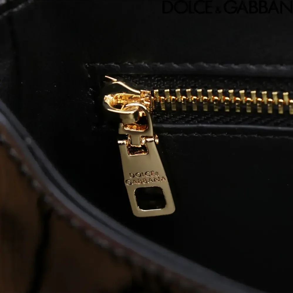 Dolce Gabbana D&G DG Logo Bag Top-handle Bag for Women in Black