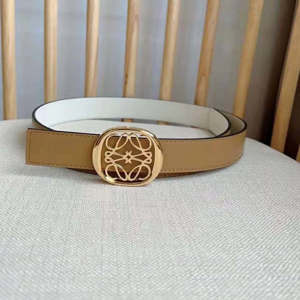 Loewe Reversible Anagram Ellipse Belt in Smooth Calfskin for Women in Beige Loewe Reversible Anagram Ellipse Belt in Smooth Calfskin for Women in Beige