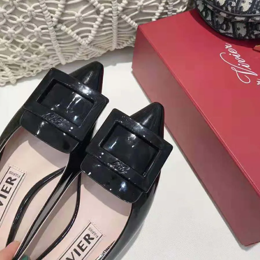 Roger Vivier Gommettine Ballerinas for Women in Black Roger Vivier Gommettine Ballerinas for Women in Black