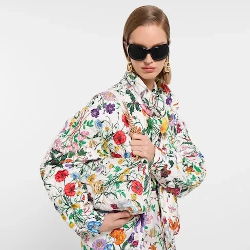 Gucci Marmont Medium Shoulder Bag / White in Multicolor Flora Gold Hardware Gucci Marmont Medium Shoulder Bag / White in Multicolor Flora Gold Hardware