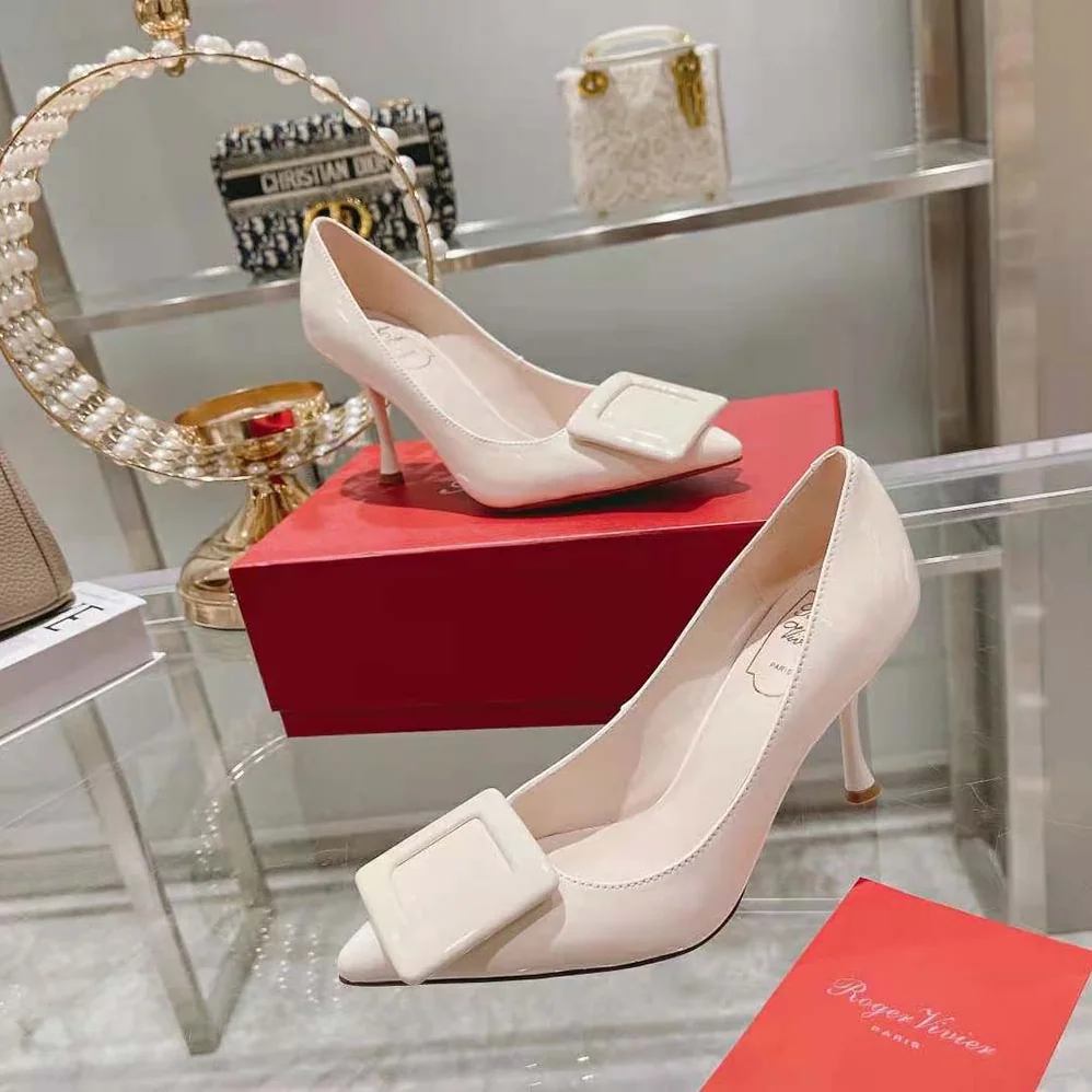 Roger Vivier Viv' In The City Pumps in Patent Leather for Women in White Roger Vivier Viv' In The City Pumps in Patent Leather for Women in White