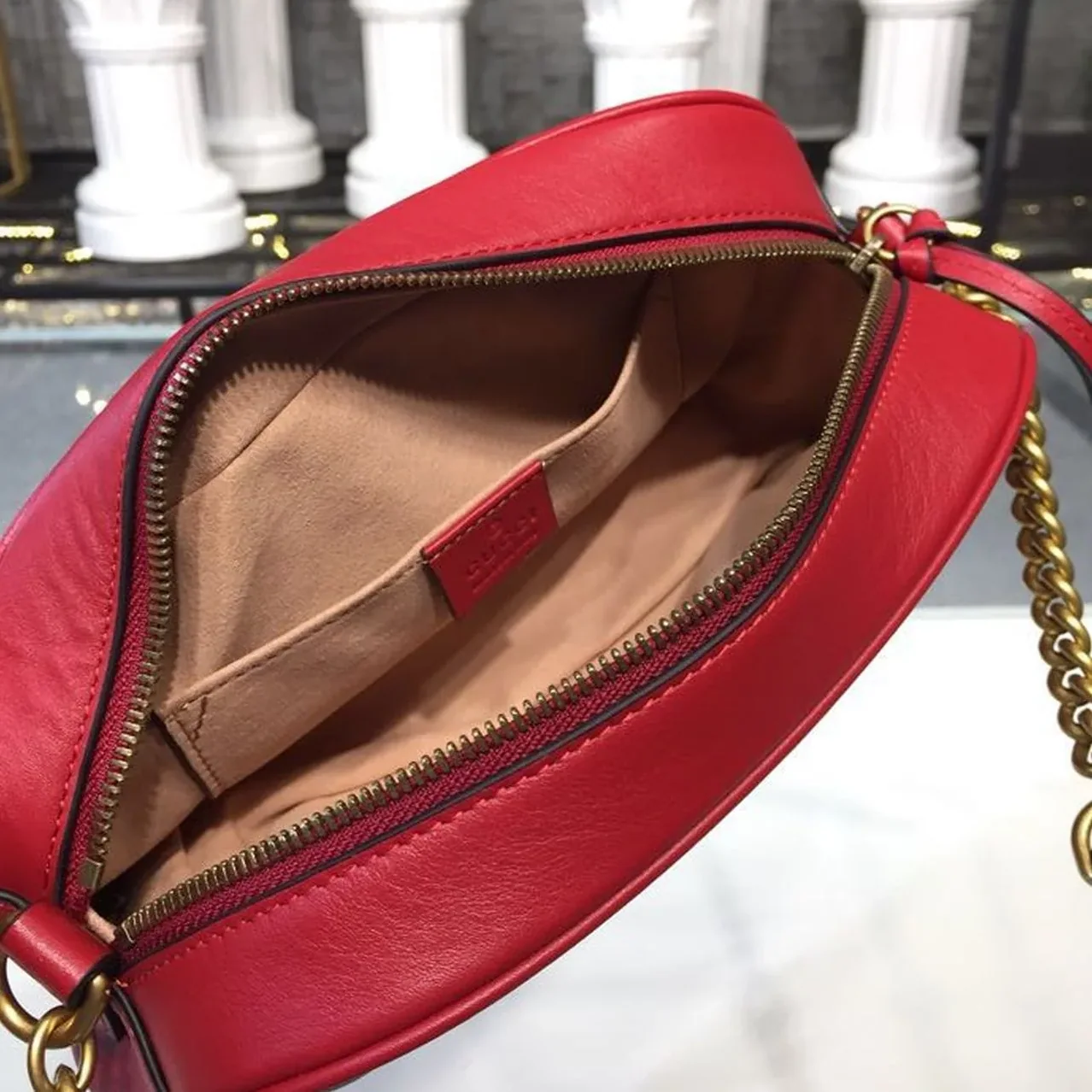 Gucci GG Marmont Small Matelassé Shoulder Bag Hibiscus Red Matelassé Chevron / Gucci GG Marmont Small Matelassé Shoulder Bag Hibiscus Red Matelassé Chevron /