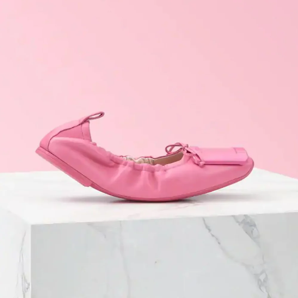 Roger Vivier Viv' Pockette Lacquered Buckle Ballerinas in Nappa for Women in Pink Roger Vivier Viv' Pockette Lacquered Buckle Ballerinas in Nappa for Women in Pink