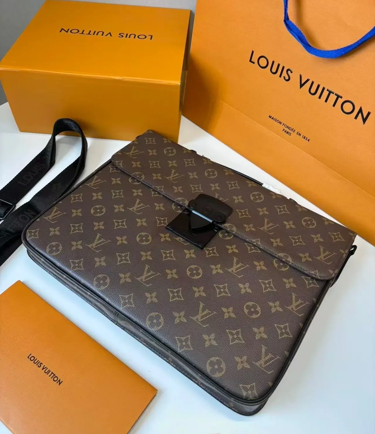 Louis Vuitton S in Lock Briefcase Monogram Canvas Louis Vuitton S in Lock Briefcase Monogram Canvas
