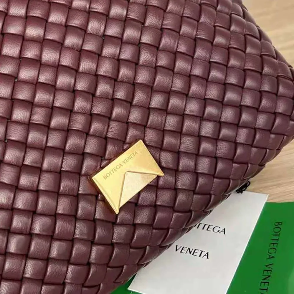 Bottega Veneta Patti Top Handle Bag in Lambskin for Women in Maroon Bottega Veneta Patti Top Handle Bag in Lambskin for Women in Maroon