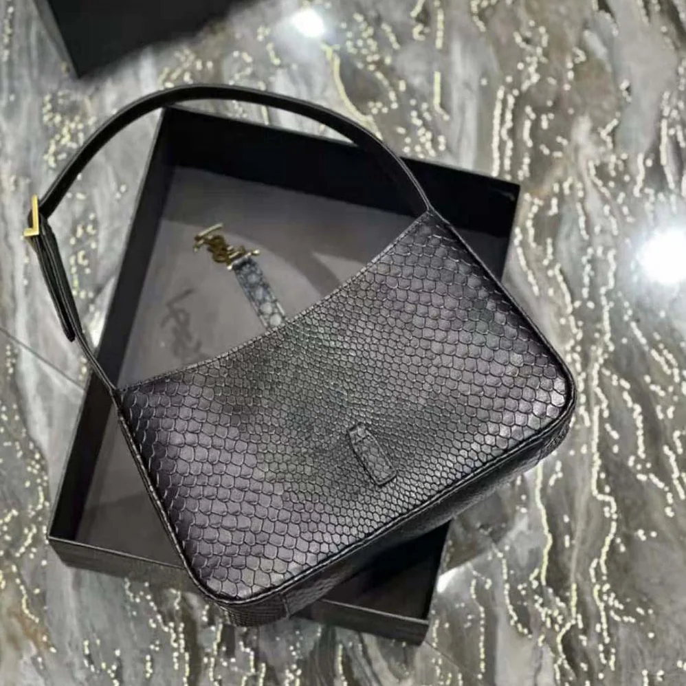 Saint Laurent YSL Le 5 A 7 Hobo Bag in Lizard Shiny Leather for Women in Black Saint Laurent YSL Le 5 A 7 Hobo Bag in Lizard Shiny Leather for Women in Black