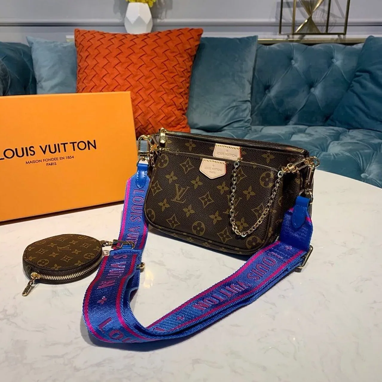 Louis Vuitton Multi Pochette Accessoire Shoulder Bag / Blue Monogram Canvas Gold Hardware Louis Vuitton Multi Pochette Accessoire Shoulder Bag / Blue Monogram Canvas Gold Hardware
