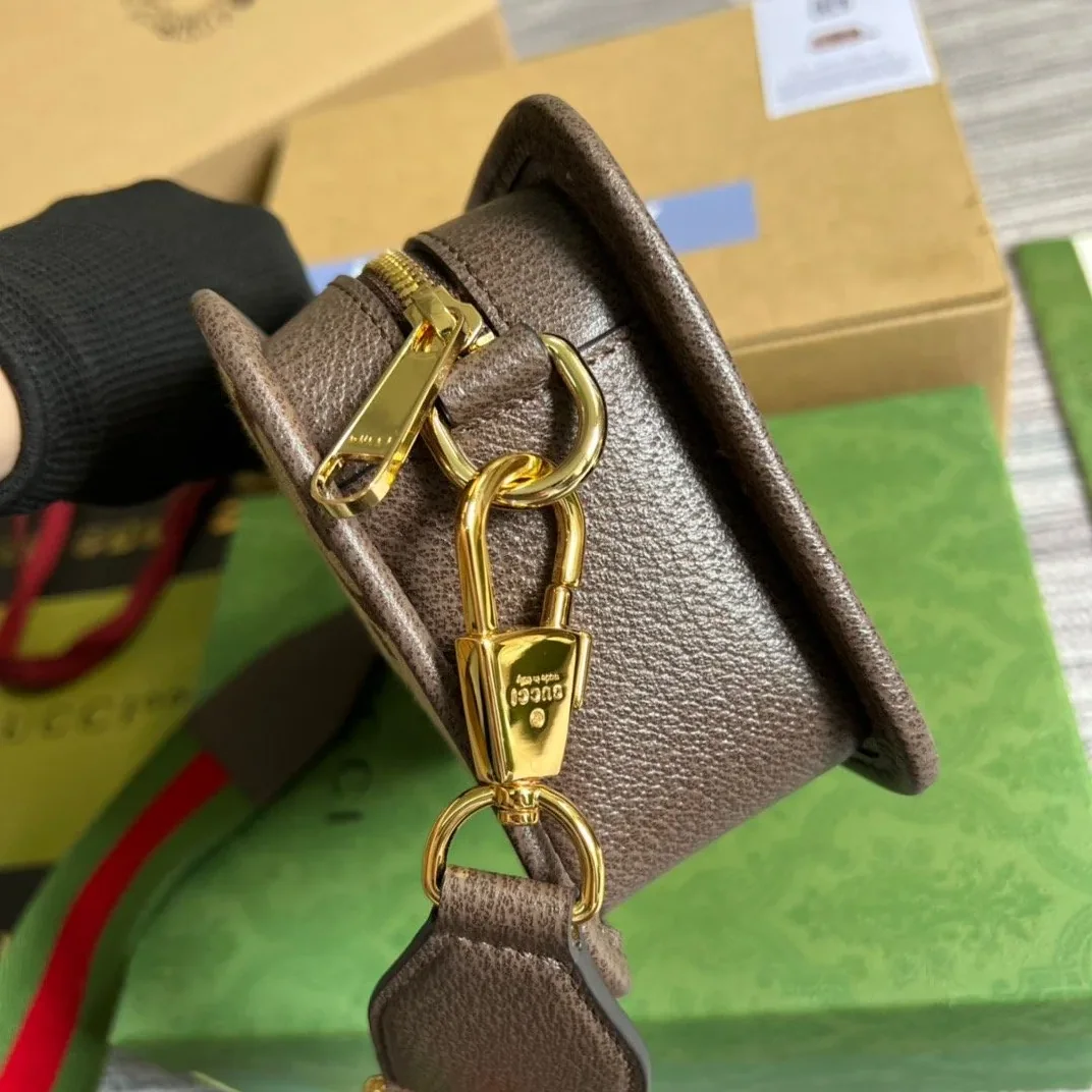 Gucci Jumbo GG Mini Bag Camel And Ebony Jumbo GG Canvas / Gucci Jumbo GG Mini Bag Camel And Ebony Jumbo GG Canvas /
