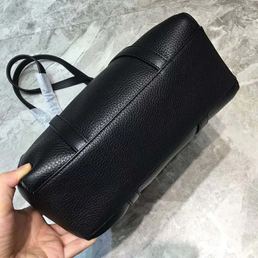 Balenciaga Everyday Tote XXS Calfskin Tote with Thin Handles for Women in Black Balenciaga Everyday Tote XXS Calfskin Tote with Thin Handles for Women in Black