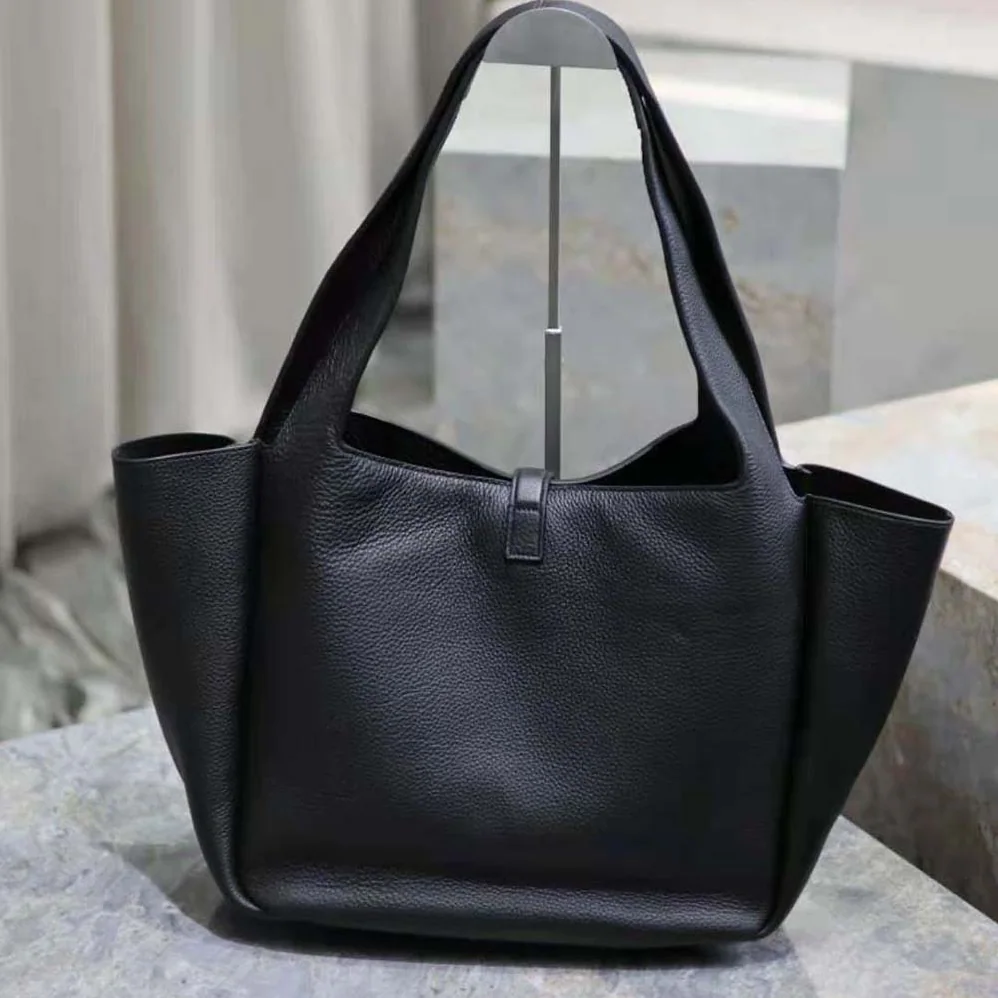 Saint Laurent YSL Bea in Grained Leather for Women in Black Saint Laurent YSL Bea in Grained Leather for Women in Black