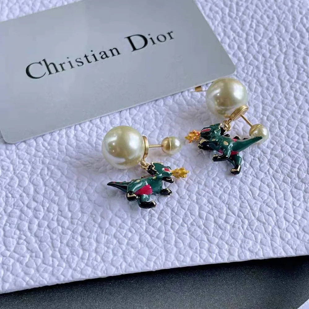 Dior Tribales Earrings Gold-Finish Metal and White Resin Pearls for Women Dior Tribales Earrings Gold-Finish Metal and White Resin Pearls for Women