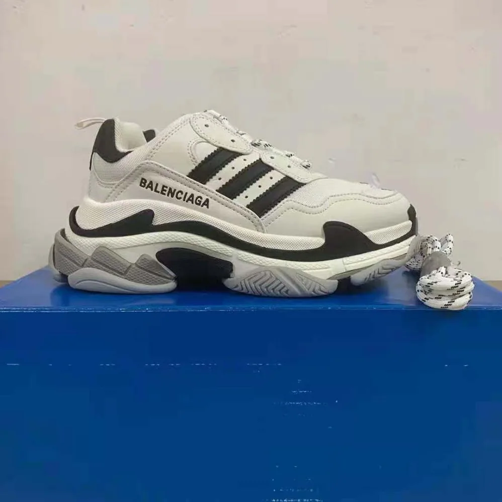 Balenciaga Balenciaga / Adidas Triple S Sneaker in White for Unisex