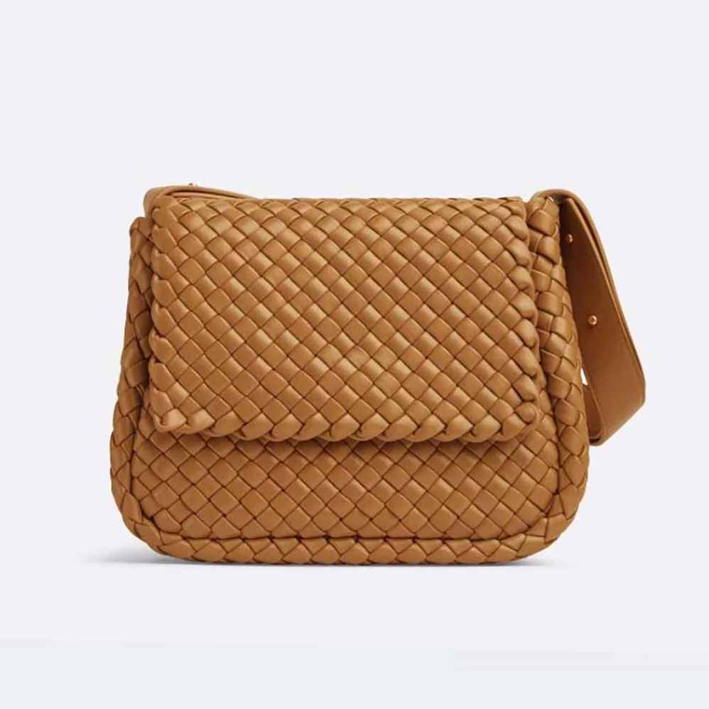 Bottega Veneta Cobble Shoulder Bag Small Padded Intreccio Leather for Women in Brown Bottega Veneta Cobble Shoulder Bag Small Padded Intreccio Leather for Women in Brown