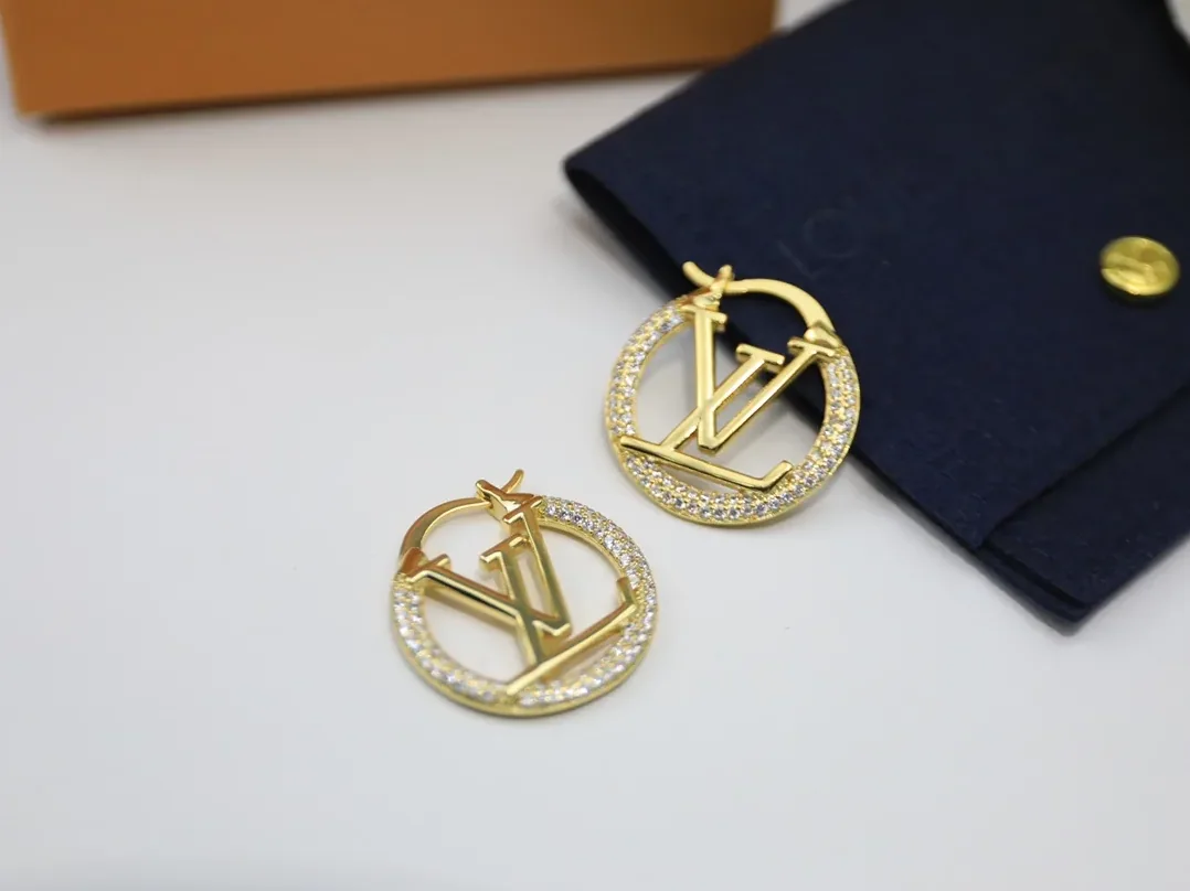 Louis Vuitton Louise By Night Earrings Gold Tone Louis Vuitton Louise By Night Earrings Gold Tone
