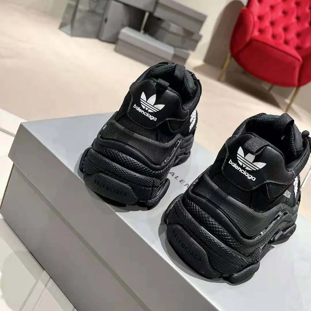 Balenciaga Balenciaga / Adidas Triple S Sneaker in Black for Unisex Balenciaga Balenciaga / Adidas Triple S Sneaker in Black for Unisex