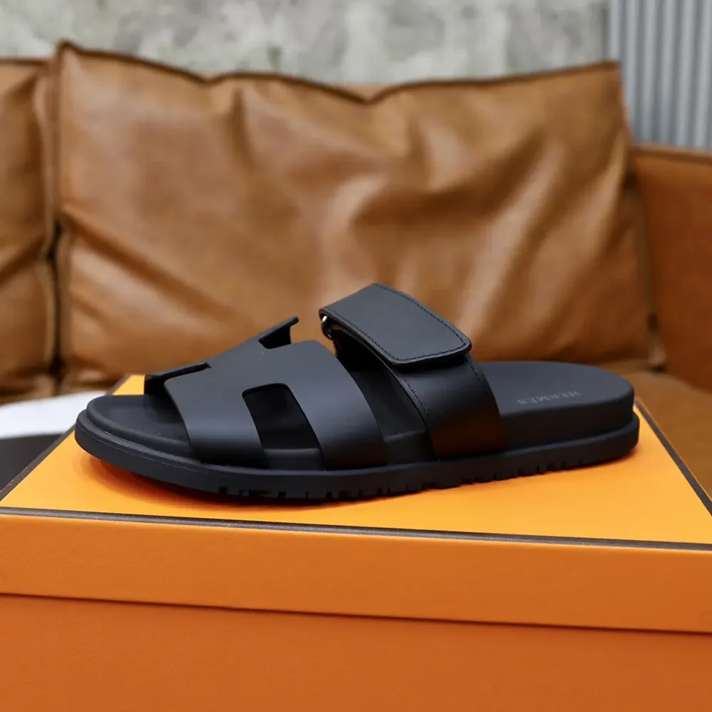 Hermes Chypre Sandal-Black H222100Zv02340 for Unisex