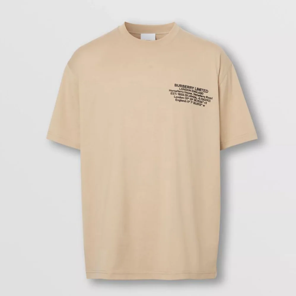 Burberry Location Print Cotton Oversized T-shirt for Women in Sandy Burberry Location Print Cotton Oversized T-shirt for Women in Sandy