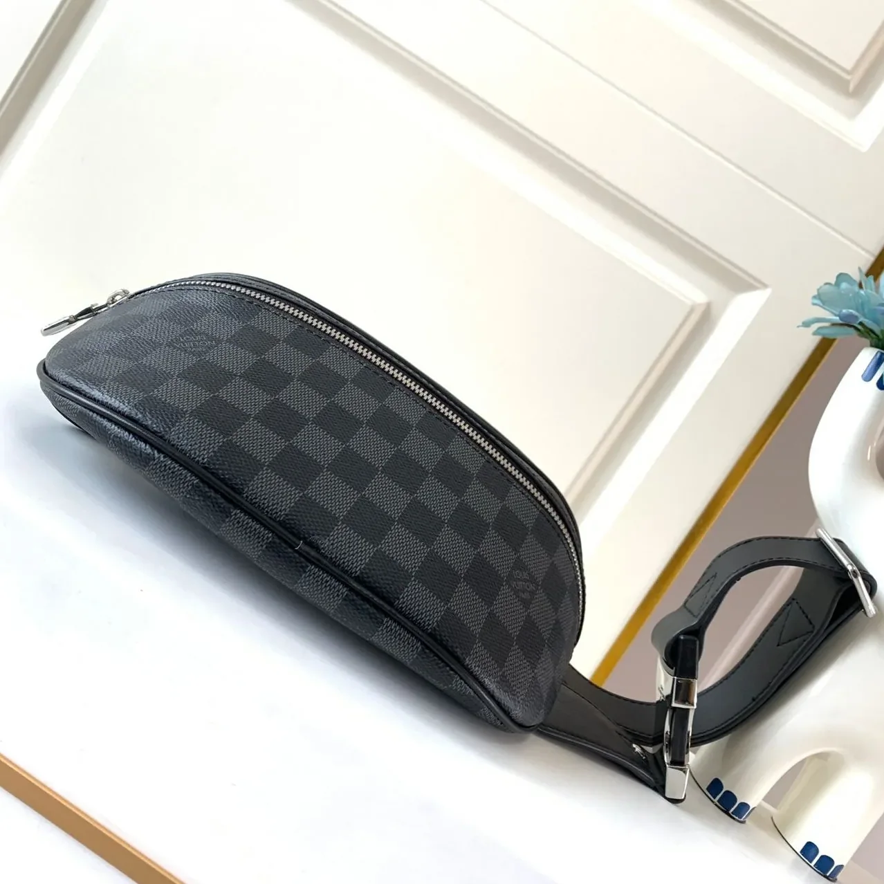 Louis Vuitton Campus Bumbag Damier Graphite Canvas Louis Vuitton Campus Bumbag Damier Graphite Canvas