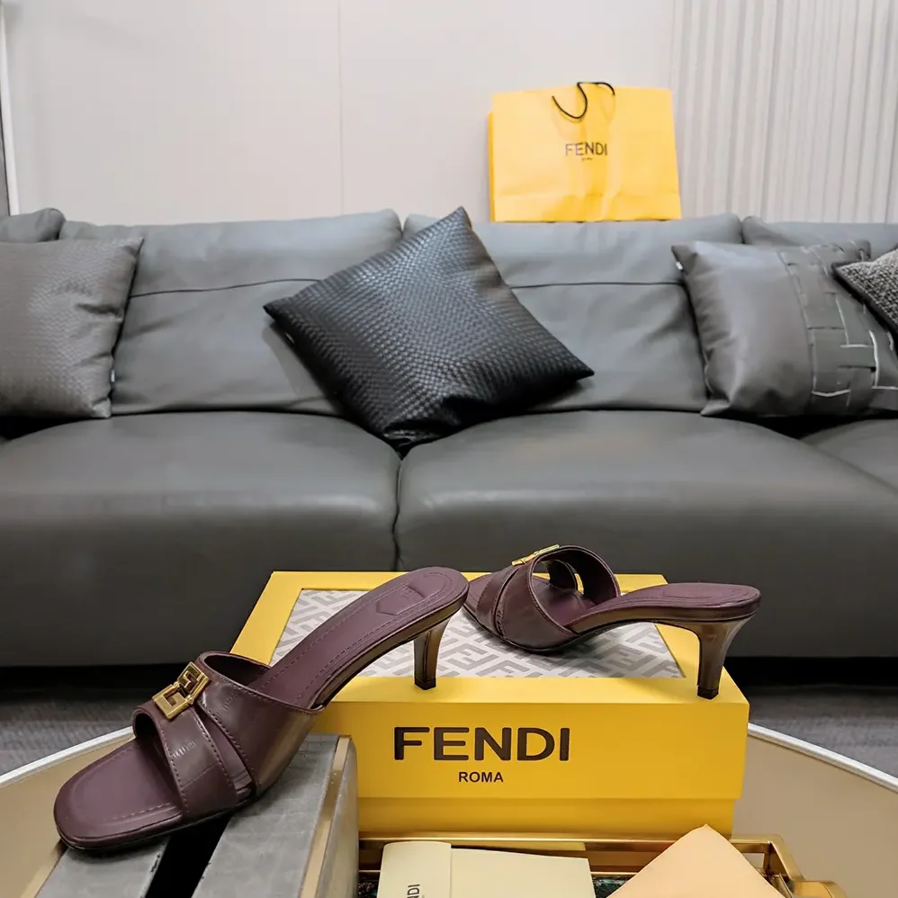 Fendi FFold Brown EEl Leather Medium for Women in heeled Sandals
